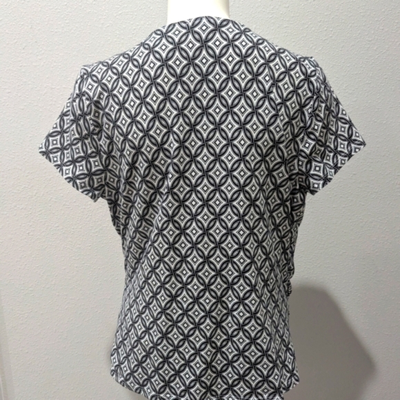 Talbots Black and White Wrap Blouse Short Sleeve Relaxed - Picture 4 of 4